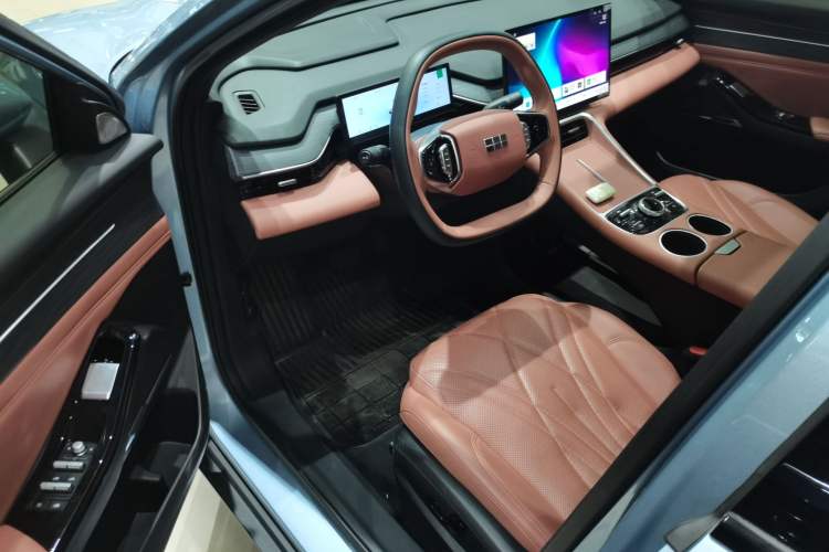 Used Geely Galaxy L6 2025 EM-i 140km Starship Edition Interior 3