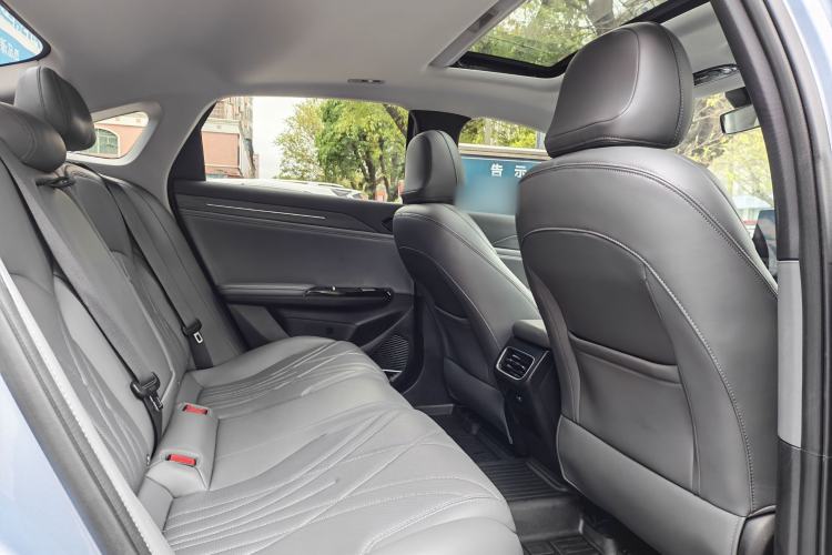 Used Geely Galaxy L6 2025 EM-i 140km Starship Edition Interior 3