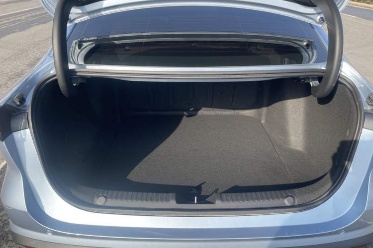 Used Geely Galaxy L6 2025 EM-i 140km Starship Edition Interior 5