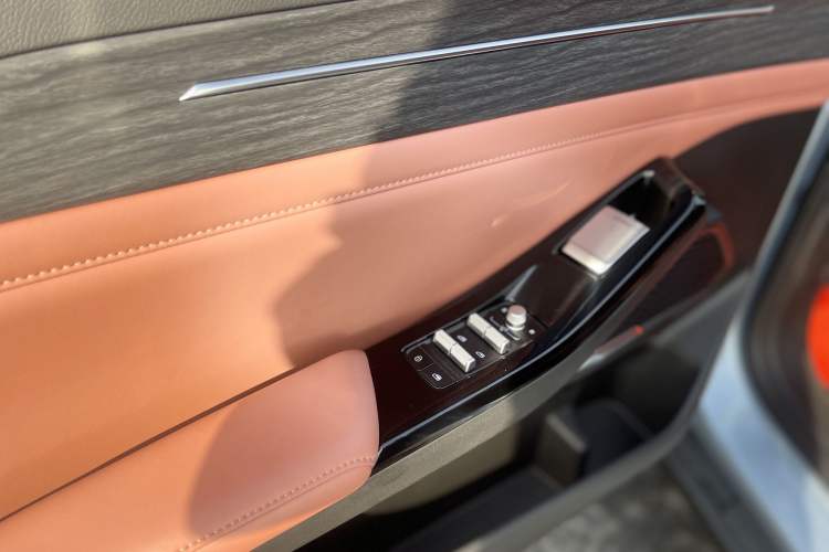 Used Geely Galaxy L6 2025 EM-i 140km Starship Edition Interior 6