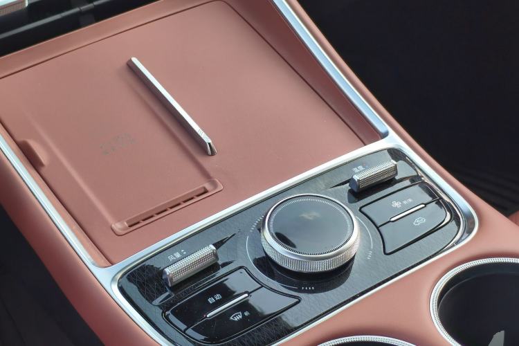 Used Geely Galaxy L6 2025 EM-i 140km Starship Edition Interior 6