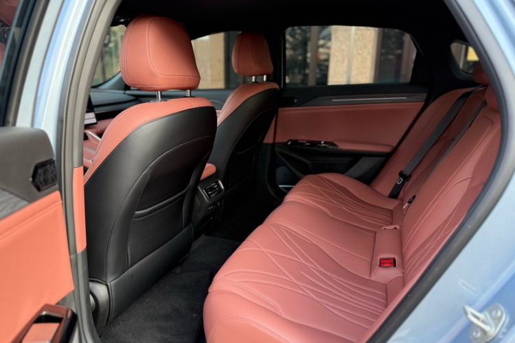 Used Geely Galaxy L6 2025 EM-i 140km Long-Range Version Interior 7