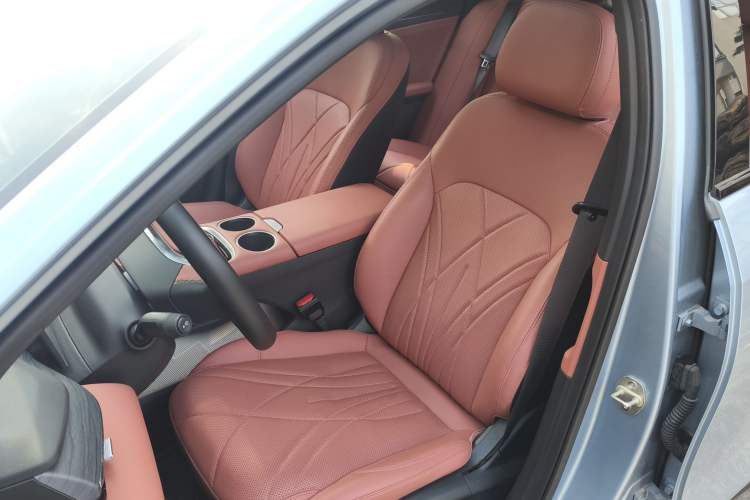 Used Geely Galaxy L6 2025 EM-i 140km Starship Edition Interior 7