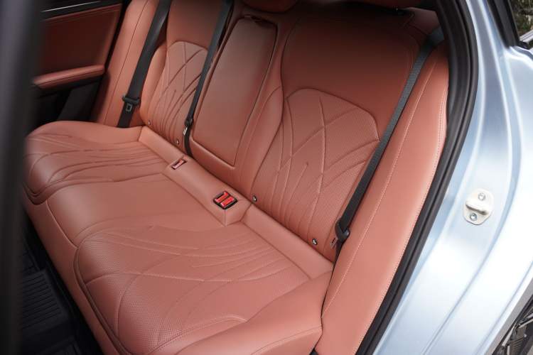 Used Geely Galaxy L6 2025 EM-i 140km Starship Edition Interior 9