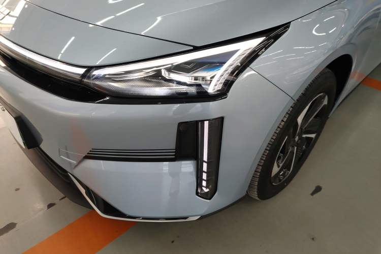 Used Geely Galaxy L6 2025 EM-i 140km Starship Edition Left Front Headlight