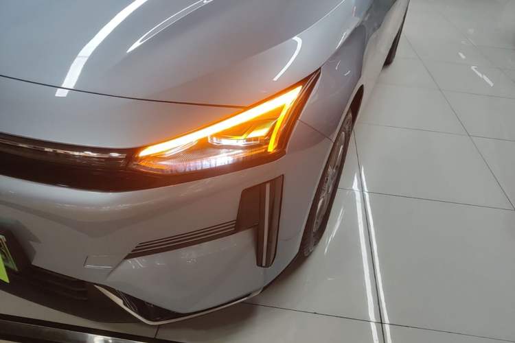 Used Geely Galaxy L6 2025 EM-i 60km Launch Edition Left Front Headlight