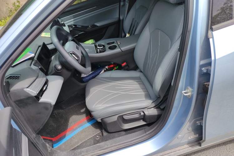 Used Geely Galaxy L6 2025 EM-i 60km Launch Edition Left Front Seat