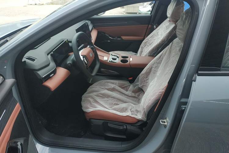 Used Geely Galaxy L6 2025 EM-i 60km Launch Edition Left Front Seat