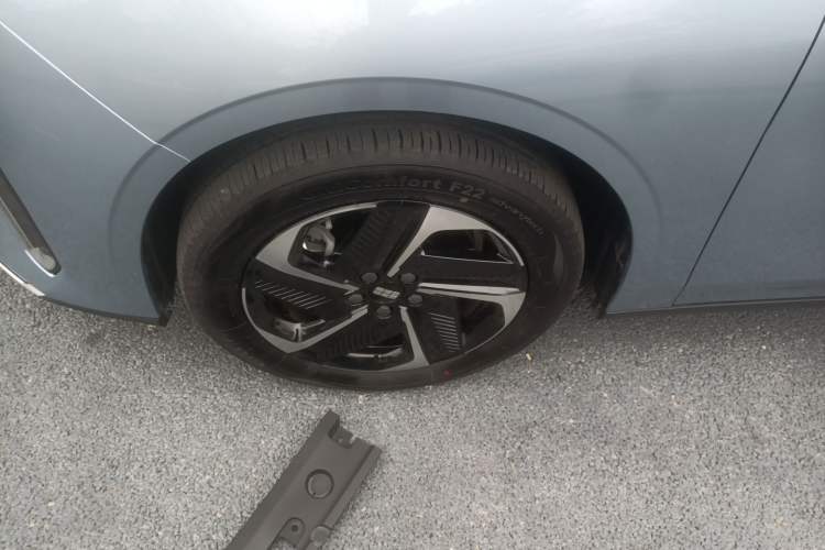 Used Geely Galaxy L6 2025 EM-i 140km Starship Edition Left Front Wheel Hub