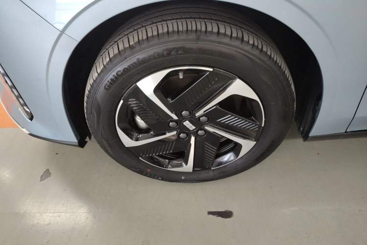 Used Geely Galaxy L6 2025 EM-i 140km Starship Edition Left Front Wheel Hub
