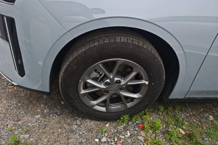Used Geely Galaxy L6 2025 EM-i 60km Launch Edition Left Front Wheel Hub