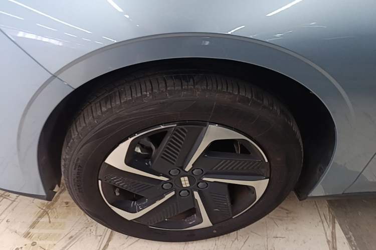 Used Geely Galaxy L6 2025 EM-i 140km Starship Edition Left Front Wheel Hub