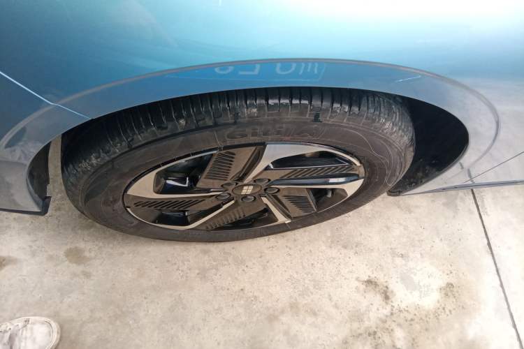Used Geely Galaxy L6 2025 EM-i 140km Starship Edition Left Front Wheel Hub