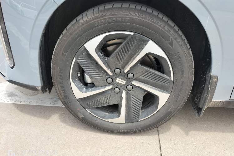 Used Geely Galaxy L6 2025 EM-i 140km Explorer+ Edition Left Front Wheel Hub