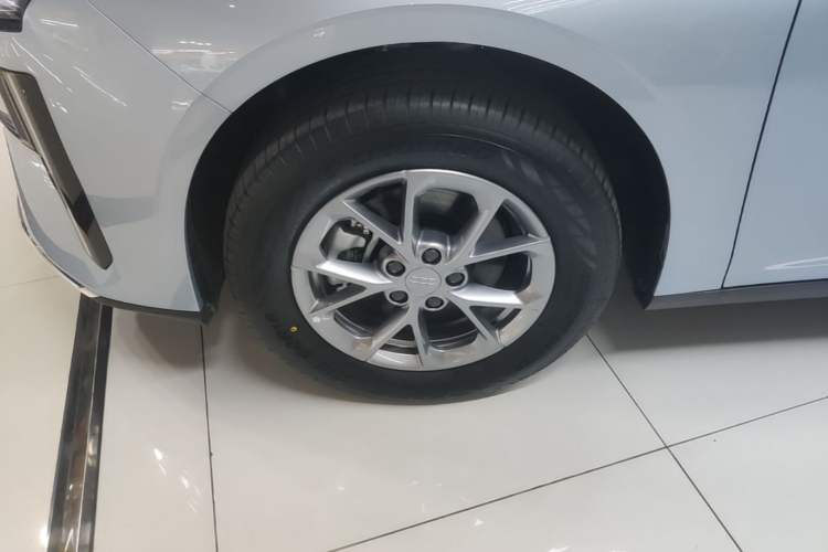 Used Geely Galaxy L6 2025 EM-i 60km Launch Edition Left Front Wheel Hub