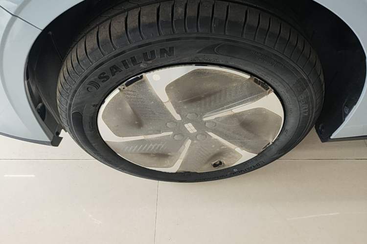 Used Geely Galaxy L6 2025 EM-i 140km Explorer+ Edition Left Front Wheel Hub