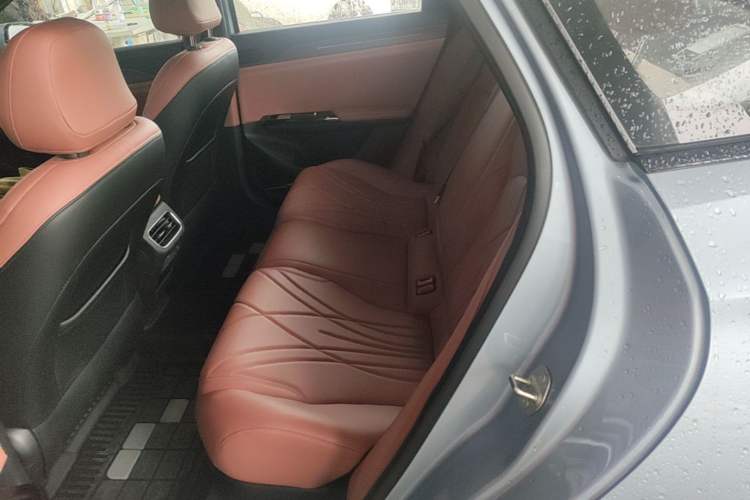 Used Geely Galaxy L6 2025 EM-i 140km Starship Edition Left Rear Seat