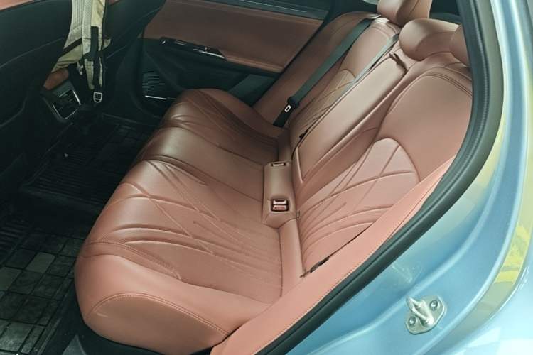 Used Geely Galaxy L6 2025 EM-i 140km Starship Edition Left Rear Seat