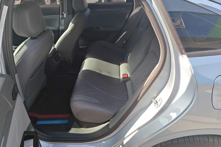 Used Geely Galaxy L6 2025 EM-i 60km Launch Edition Left Rear Seat