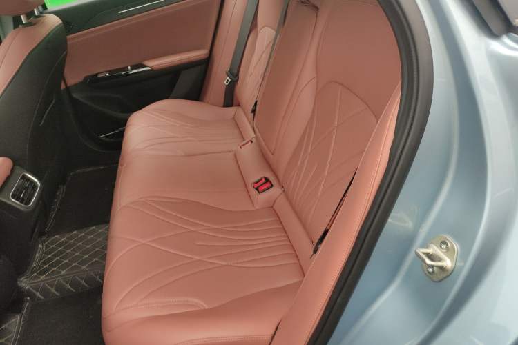 Used Geely Galaxy L6 2025 EM-i 140km Starship Edition Left Rear Seat