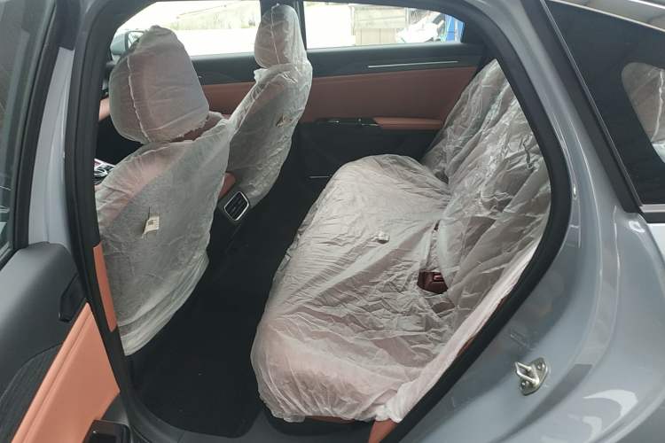 Used Geely Galaxy L6 2025 EM-i 60km Launch Edition Left Rear Seat