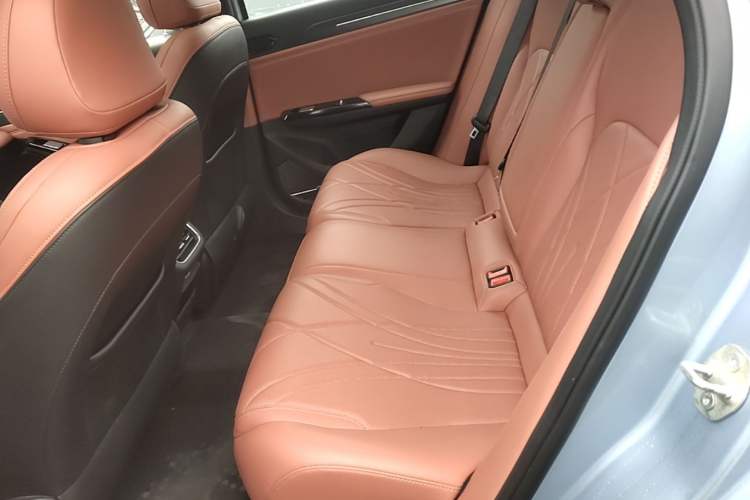 Used Geely Galaxy L6 2025 EM-i 140km Starship Edition Left Rear Seat