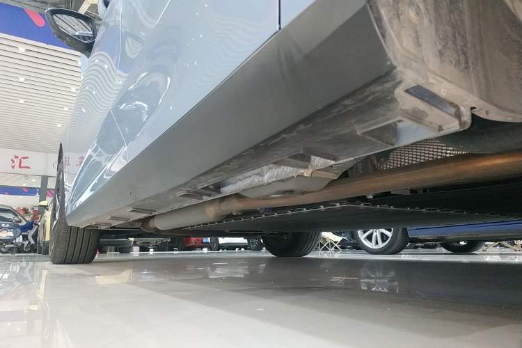 Used Geely Galaxy L6 2025 EM-i 140km Starship Edition Left Side Sill