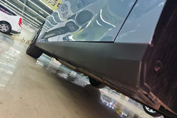 Used Geely Galaxy L6 2025 EM-i 140km Starship Edition Left Side Sill