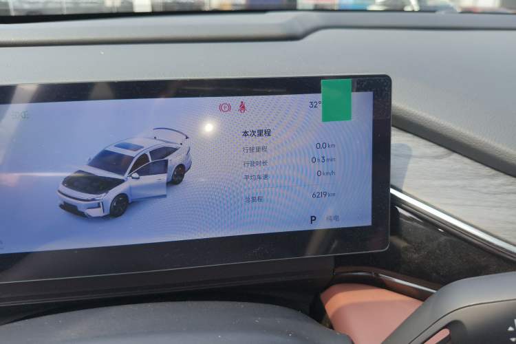 Used Geely Galaxy L6 2025 EM-i 140km Starship Edition Odometer Close Up