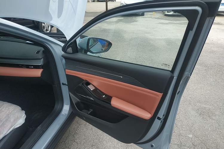Used Geely Galaxy L6 2025 EM-i 60km Launch Edition Right Front Door Interior