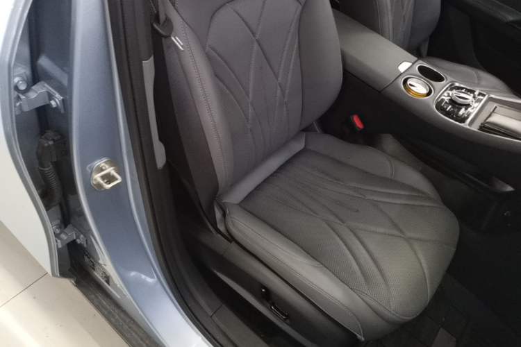 Used Geely Galaxy L6 2025 EM-i 140km Starship Edition Right Front Seat