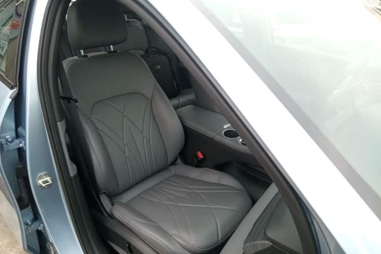Used Geely Galaxy L6 2025 EM-i 140km Starship Edition Right Front Seat