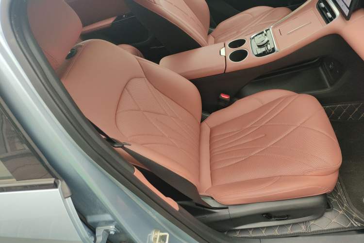 Used Geely Galaxy L6 2025 EM-i 140km Starship Edition Right Front Seat