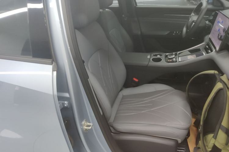 Used Geely Galaxy L6 2025 EM-i 60km Launch Edition Right Front Seat