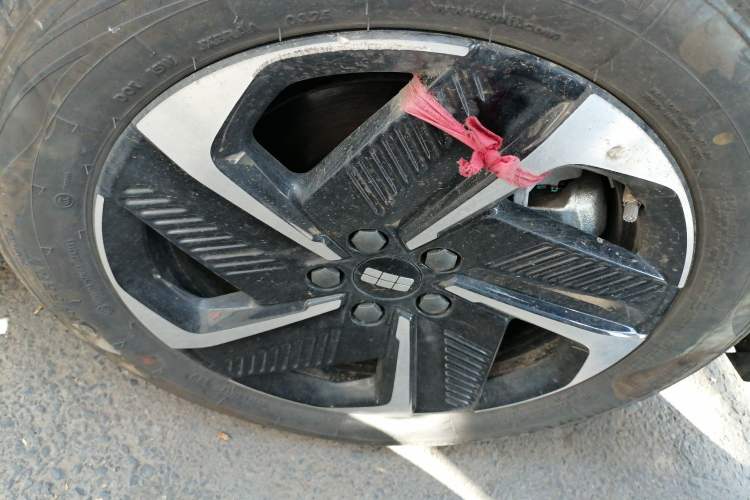 Used Geely Galaxy L6 2025 EM-i 140km Starship Edition Right Front Wheel Hub