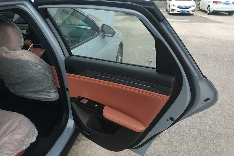Used Geely Galaxy L6 2025 EM-i 60km Launch Edition Right Rear Door Interior