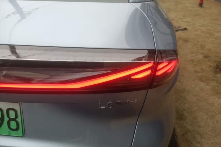 Used Geely Galaxy L6 2025 EM-i 140km Starship Edition Right Rear Taillight