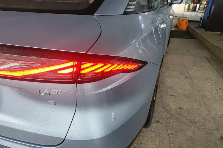 Used Geely Galaxy L6 2025 EM-i 140km Starship Edition Right Rear Taillight