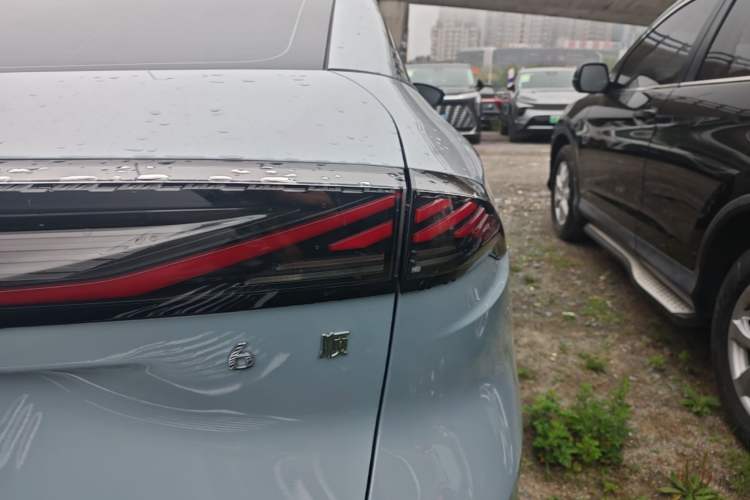 Used Geely Galaxy L6 2025 EM-i 60km Launch Edition Right Rear Taillight