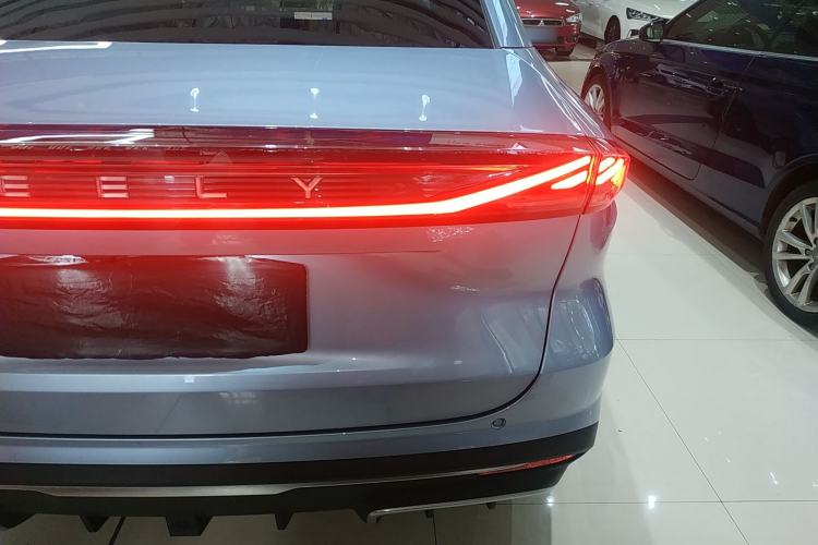Used Geely Galaxy L6 2025 EM-i 140km Starship Edition Right Rear Taillight