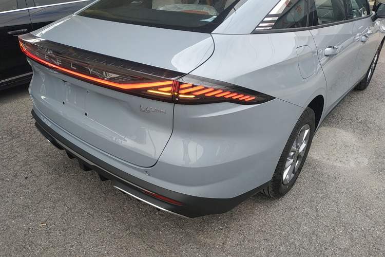 Used Geely Galaxy L6 2025 EM-i 60km Launch Edition Right Rear Taillight