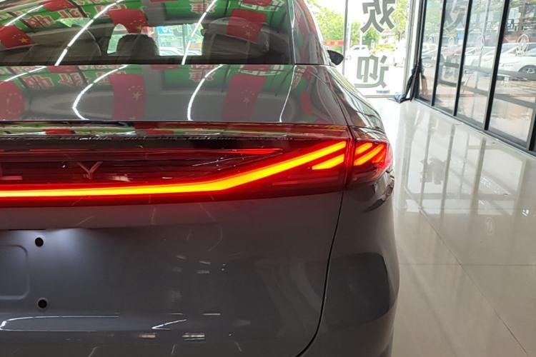 Used Geely Galaxy L6 2025 EM-i 140km Explorer+ Edition Right Rear Taillight