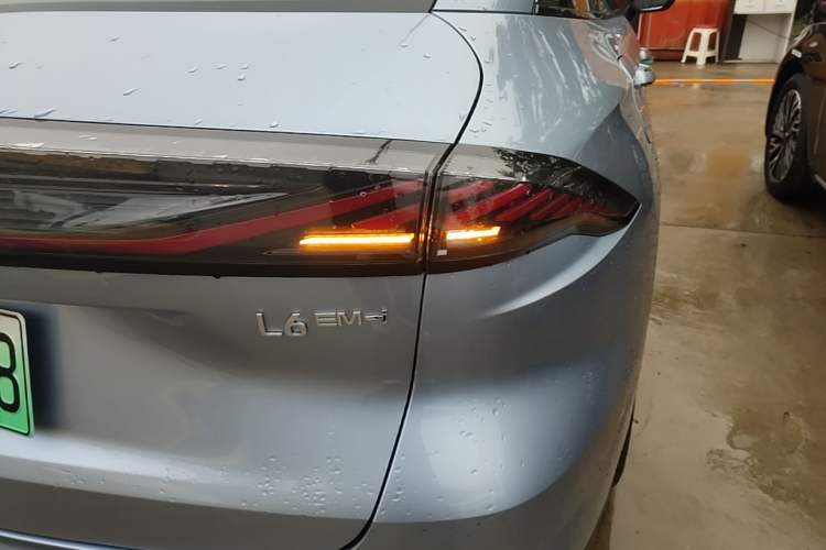 Used Geely Galaxy L6 2025 EM-i 140km Starship Edition Right Rear Taillight