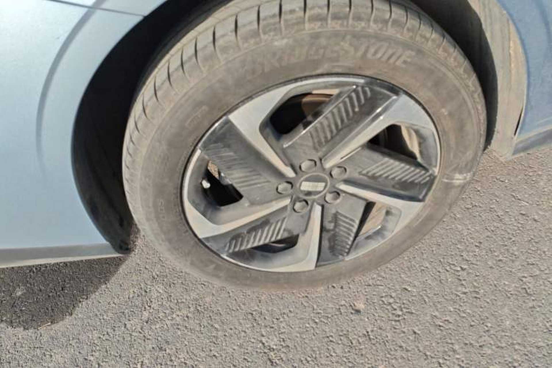 Used Geely Galaxy L6 2025 EM-i 140km Starship Edition Right Rear Wheel Hub