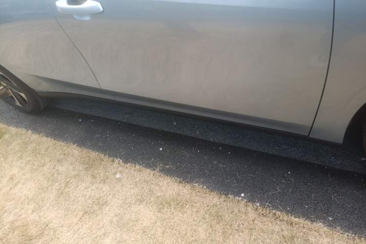 Used Geely Galaxy L6 2025 EM-i 140km Starship Edition Right Side Sill
