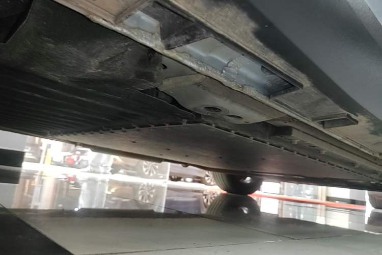 Used Geely Galaxy L6 2025 EM-i 140km Starship Edition Right Side Sill