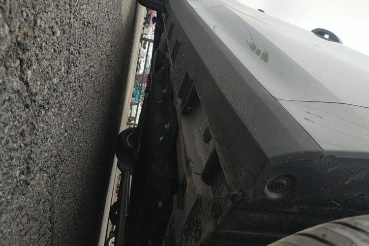 Used Geely Galaxy L6 2025 EM-i 60km Launch Edition Right Side Sill