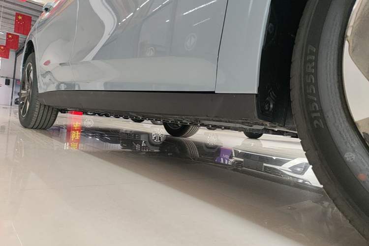 Used Geely Galaxy L6 2025 EM-i 140km Explorer+ Edition Right Side Sill