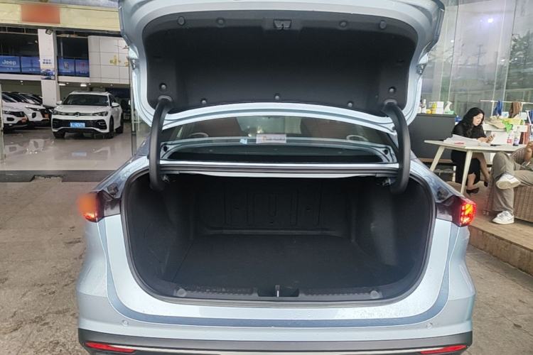 Used Geely Galaxy L6 2025 EM-i 140km Starship Edition Trunk