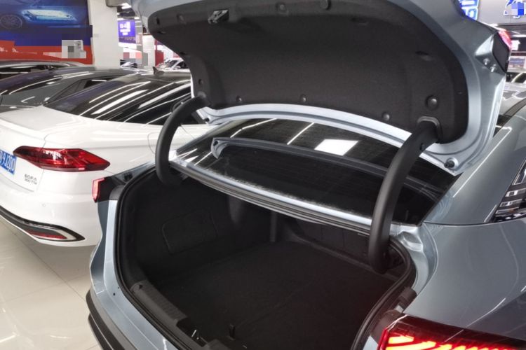Used Geely Galaxy L6 2025 EM-i 140km Starship Edition Trunk